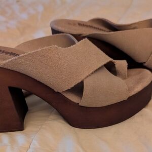 BioNatura Easy Chunky Platform Heel Suede Sandals Women’s 7 1/2 Toe Loop Beige